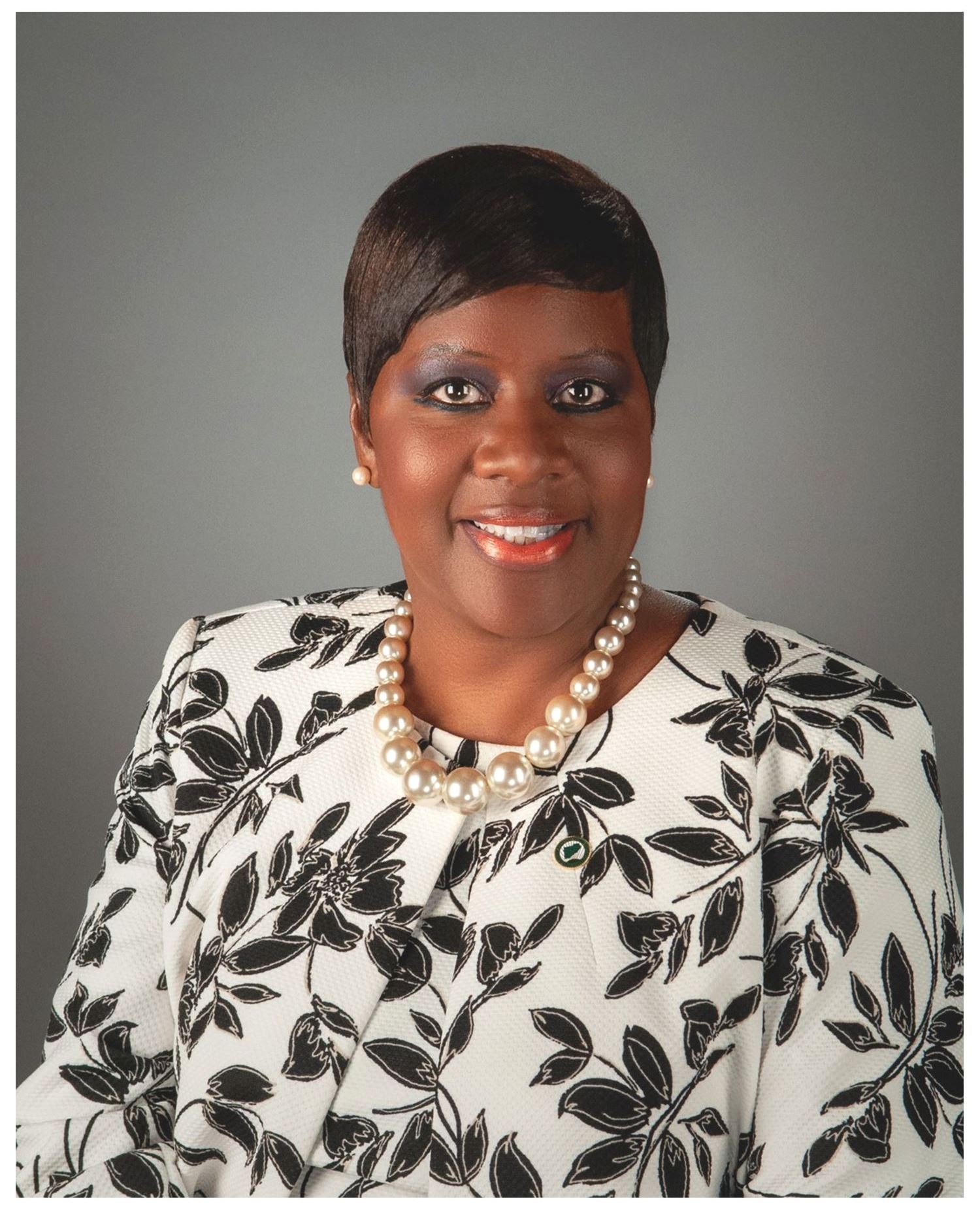 Headshot-Madame Chair 2022