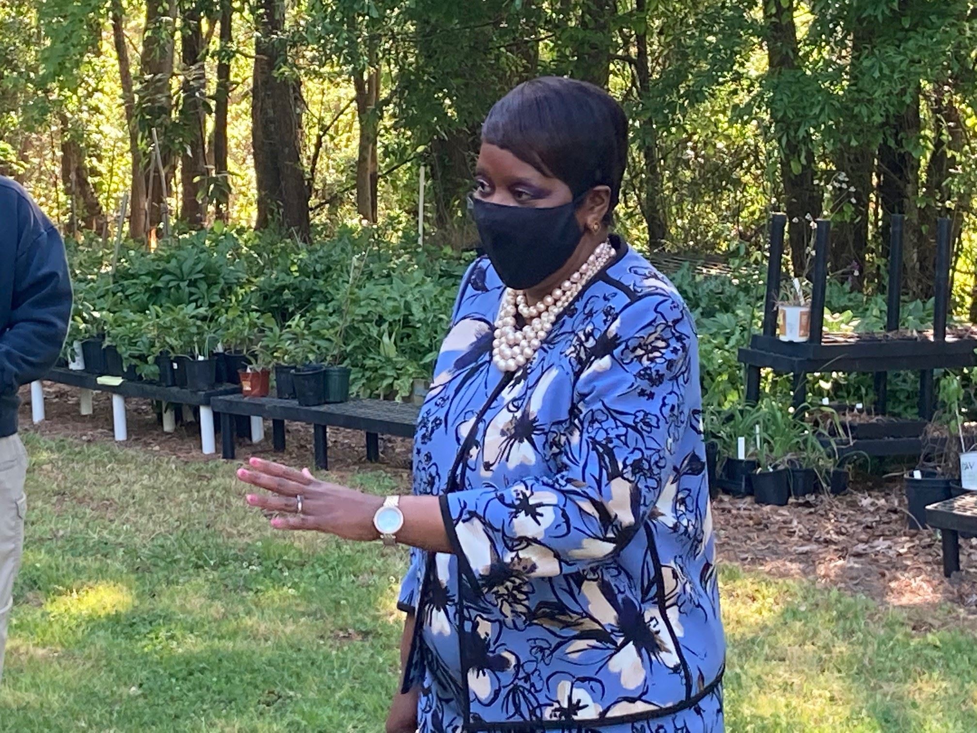 04_22_jones_uga_volunteers2